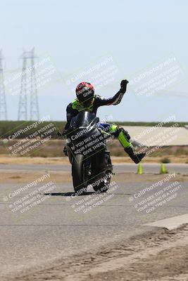 media/Aug-03-2025-TrackDaz (Sun) [[bf4a71acf9]]/B Group/1220pm (Wheelie Bump)/